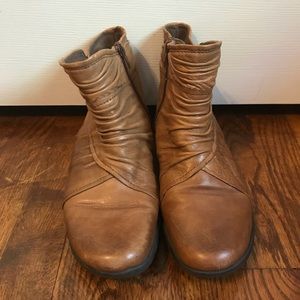 Cobb Hill Pandora Boots 🌸